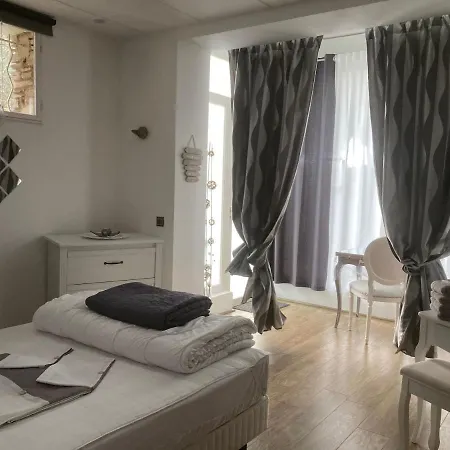 Comme A La Maison Apartmán *
