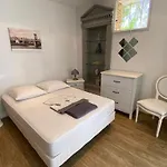 Comme A La Maison Apartment *