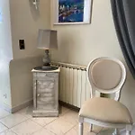 Comme A La Maison