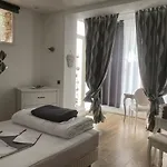 Comme A La Maison Apartment *