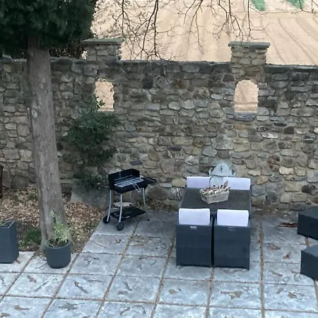 Comme A La Maison * Йер