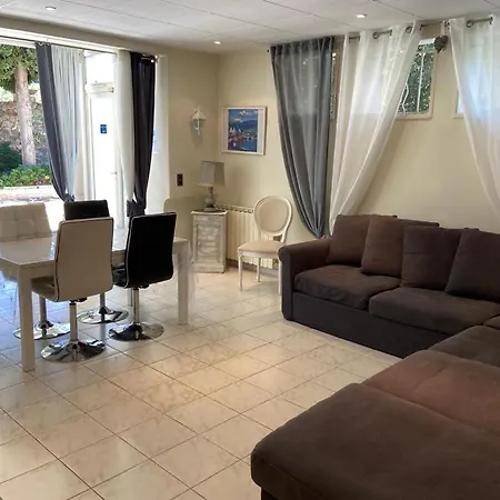 Comme A La Maison Апартаменты